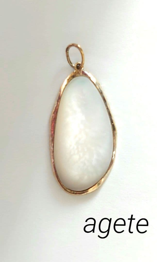 agete 白蝶貝 ゴールド チャーム