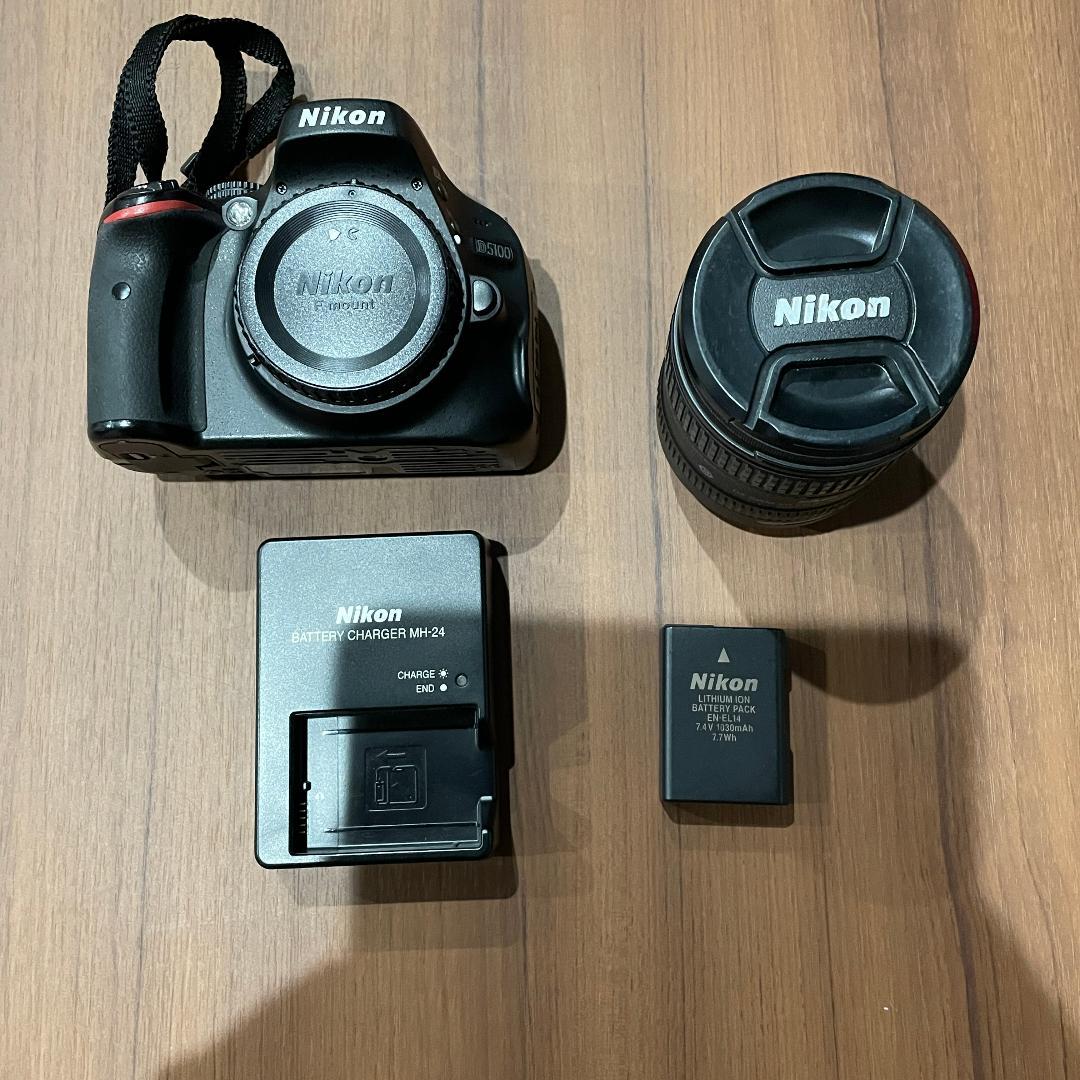 NIKON D5100 16-85mmズームレンズ 保護レンズ予備バッテリー付き