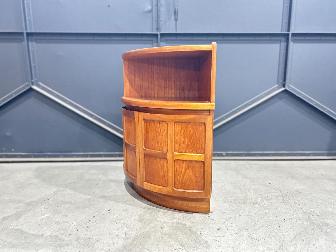 英国ヴィンテージ｜ネイサン / nathan｜コーナーキャビネット　サイドボード