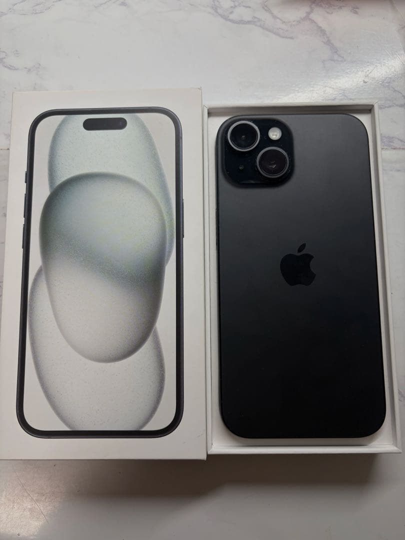 『美品』iPhone15 256GB ブラック SIMフリー