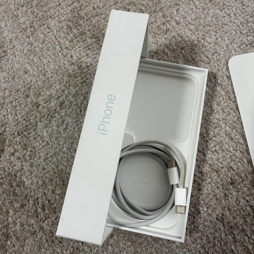 Apple iPhone15 125GB ブルー　ケース付