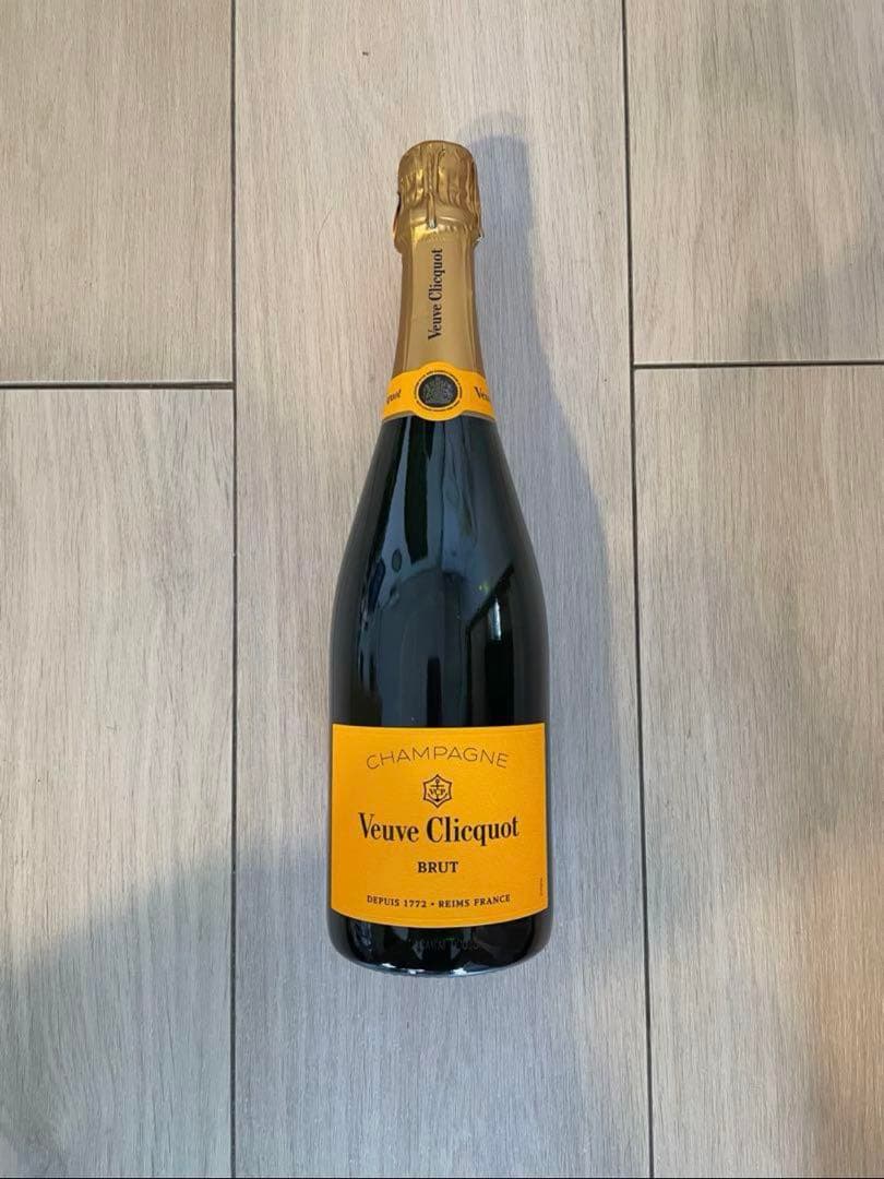 ログアウト_Veuve Clicquot ブリュット シャンパン 2本