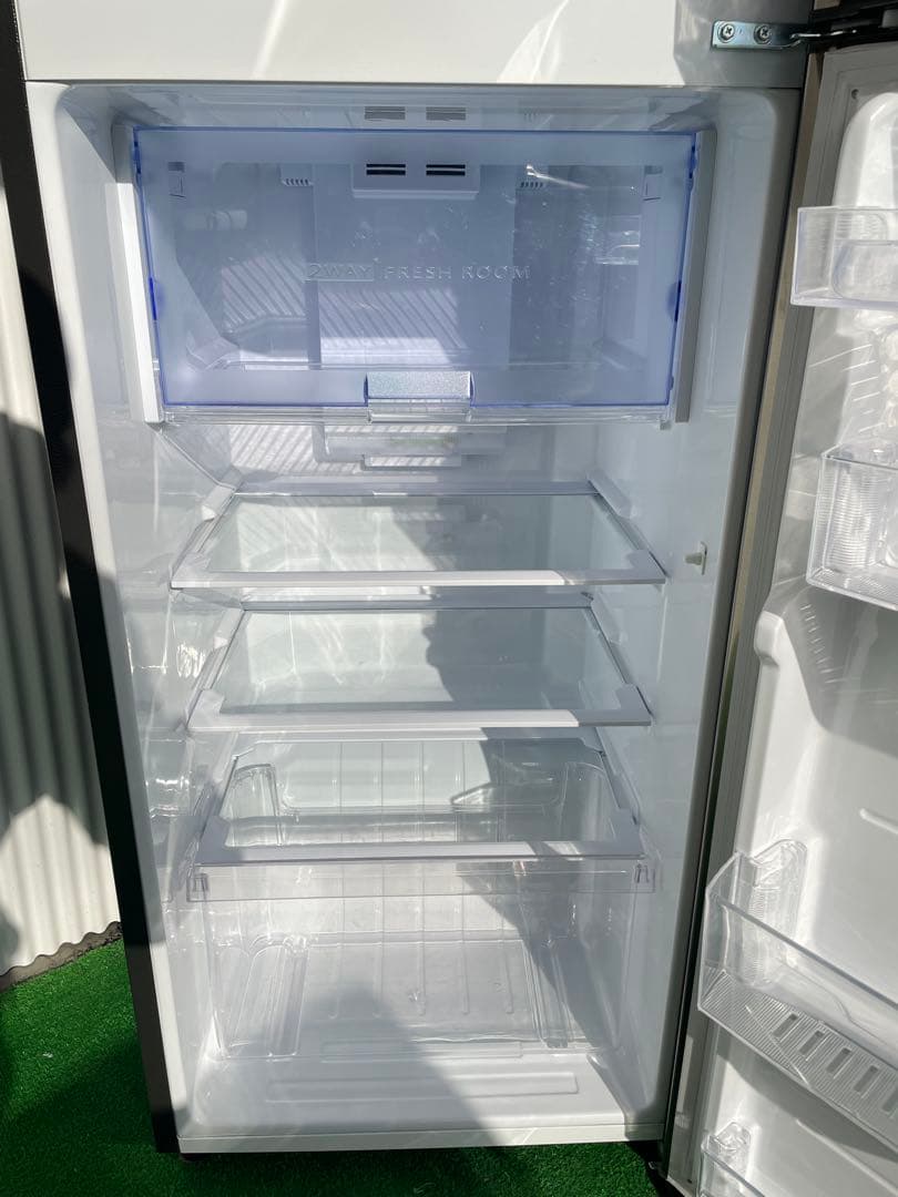 921 シャープ おしゃれシルバー 2ドア冷蔵庫 225L トップフリーザー