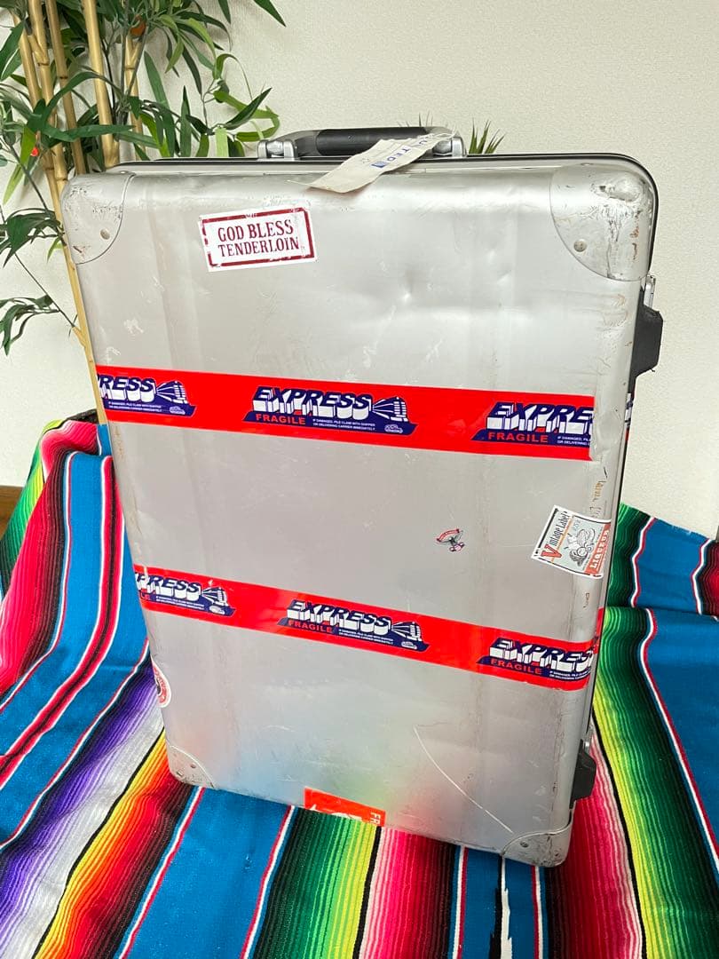 キャスター付 ビンテージアルミキャリーケース　TSAベルト付