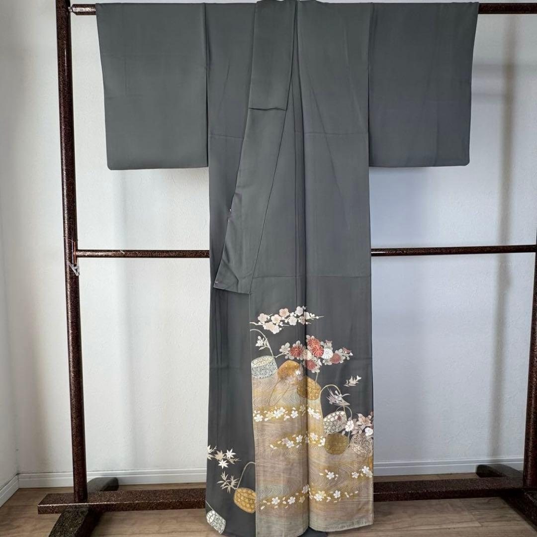 超美品　正絹　袷　現代　広襟　色留袖　着物　 164裄64 グレー　一紋　刺繍