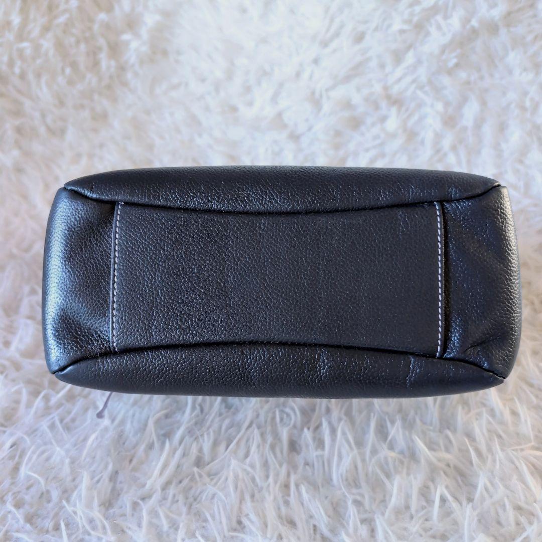 美品✨️キタムラ シボ革ショルダーバッグ 犬 サコッシュ カードケース