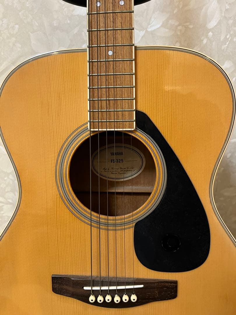 YAMAHA FS-325アコースティックギター　中古、ケース、ギター立て、カポ