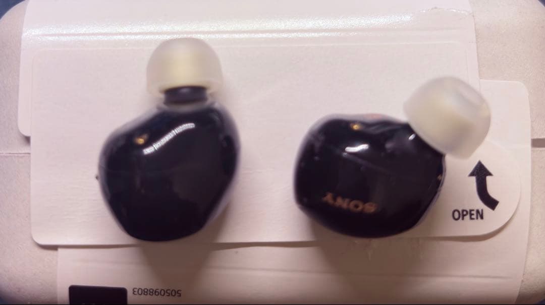 使用1ヶ月⭐︎SONY WF-1000XM5 ブラック⭐︎おまけ付き