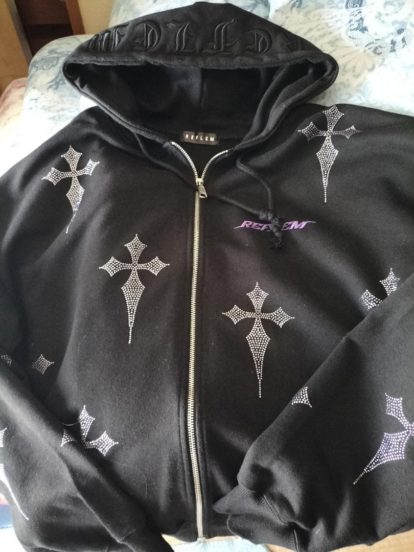 REFLEM　レフレム　クロス総柄　ラインストーン　十字架　パーカー　黒✕紫