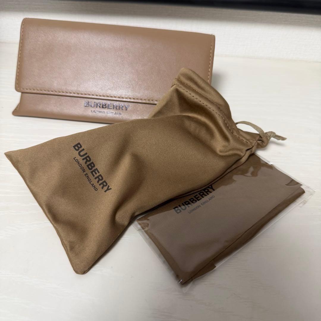 BURBERRY ブラック ラウンド型サングラス