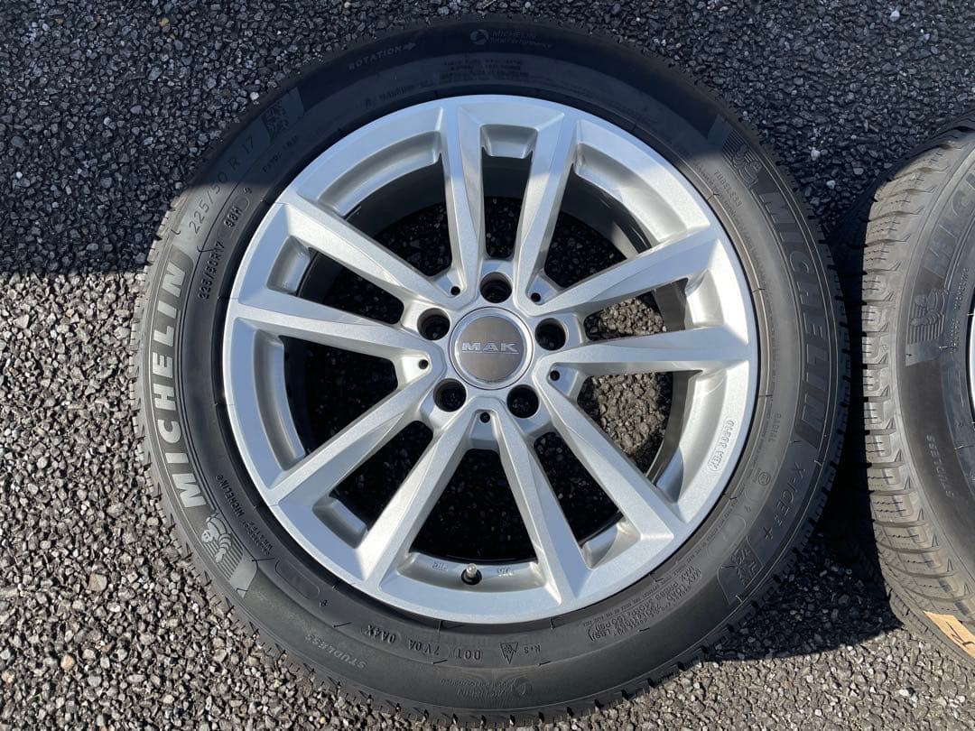 走行3千キロ未満 スタッドレスセットベンツCクラス Aクラス