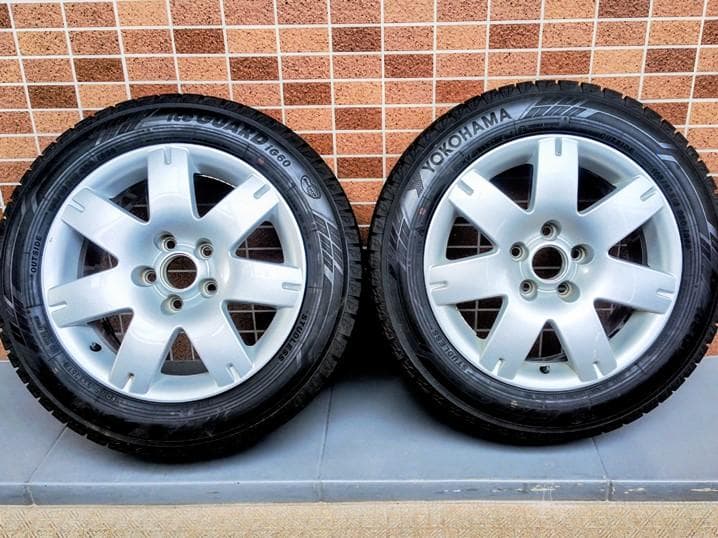 中古4本セット☆フォルクスワーゲン純正アルミホイール16インチ☆スタッドレス付き