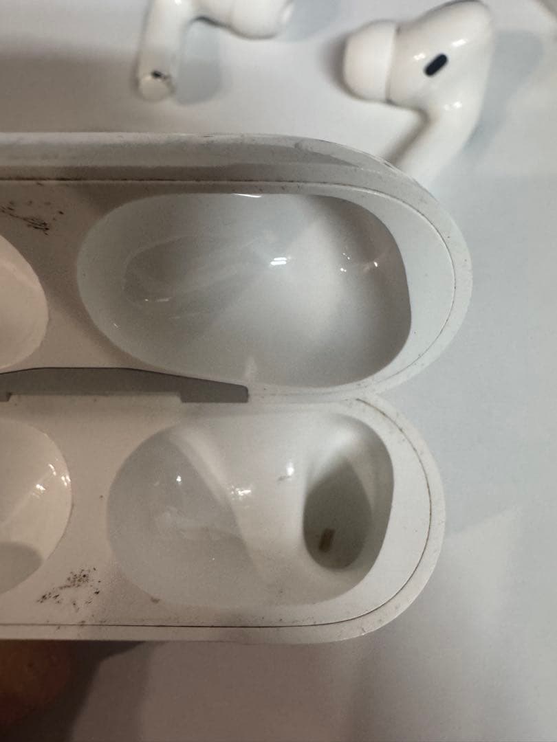 AirPods Pro 第一世代　本体 ホワイト ケース