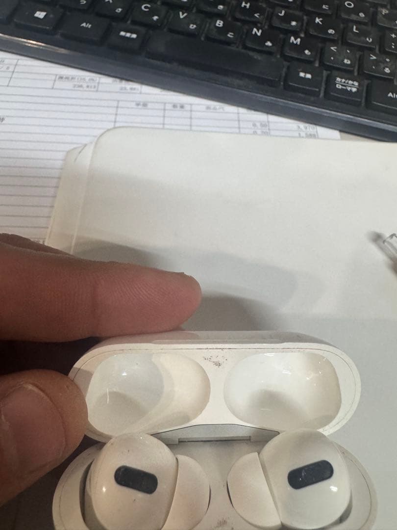 AirPods Pro 第一世代　本体 ホワイト ケース