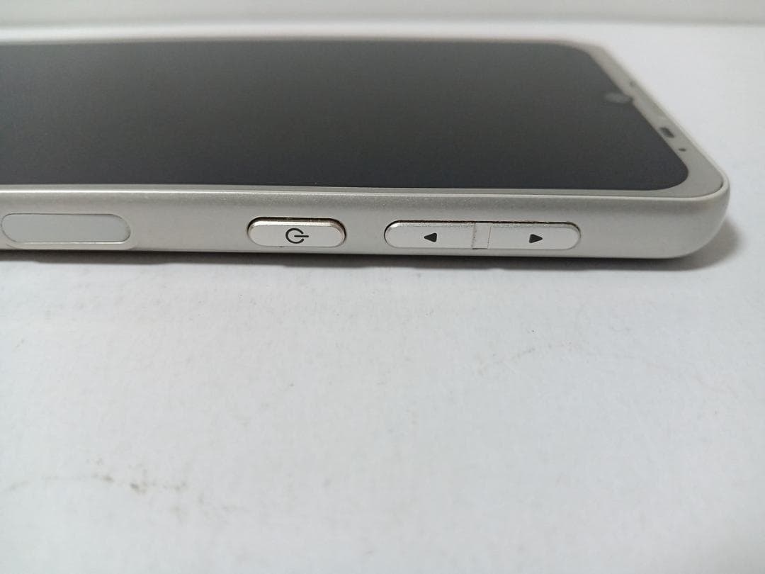 ☆ SoftBank シンプルスマホ6 A201SH シャンパンゴールド