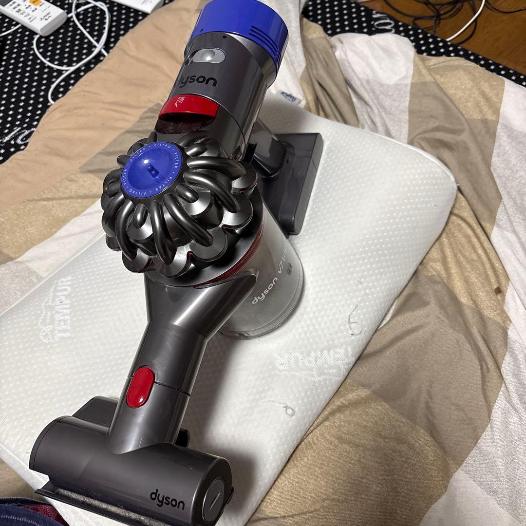 ダイソン　コードレスクリーナー　v7