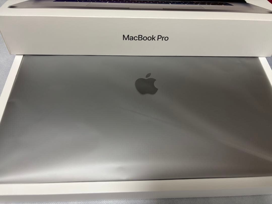 MacBookPro 2019 16インチ グレイi7 16GB / 512GB