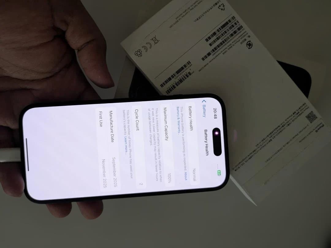 [New] iPhone 16 ブラック（箱と充電ケーブル付き）