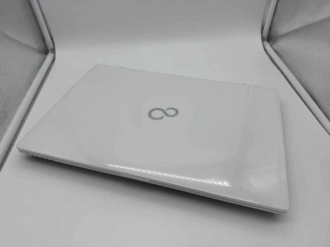 超美品 富士通 第8世代i7 16GB SSD+HDD Office付きW