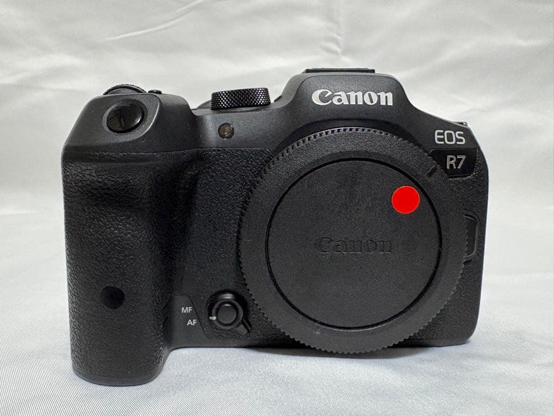 く*ん様 Canon EOS R7 ミラーレス一眼 18-150mmレンズキット