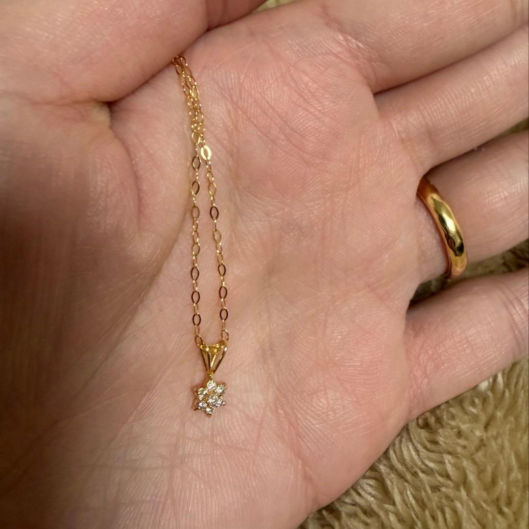K18 ネックレス　ダイヤモンド　0.10ct 花モチーフ