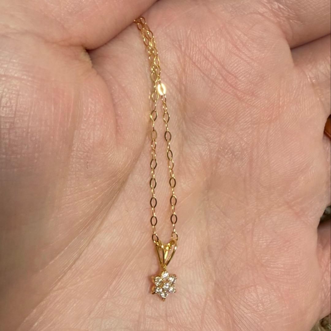 K18 ネックレス　ダイヤモンド　0.10ct 花モチーフ