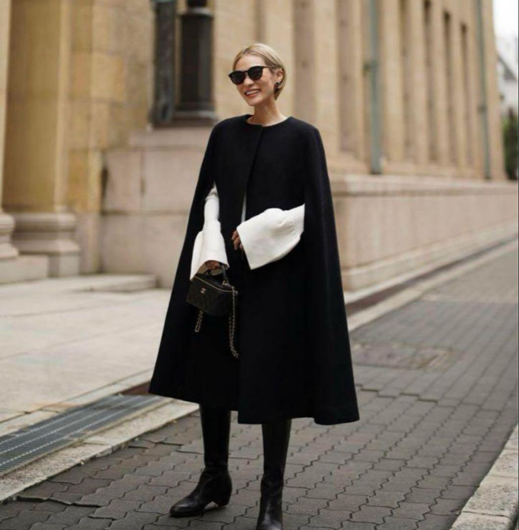 新品未使用！☆ELLIE☆ケープコート☆ブラック