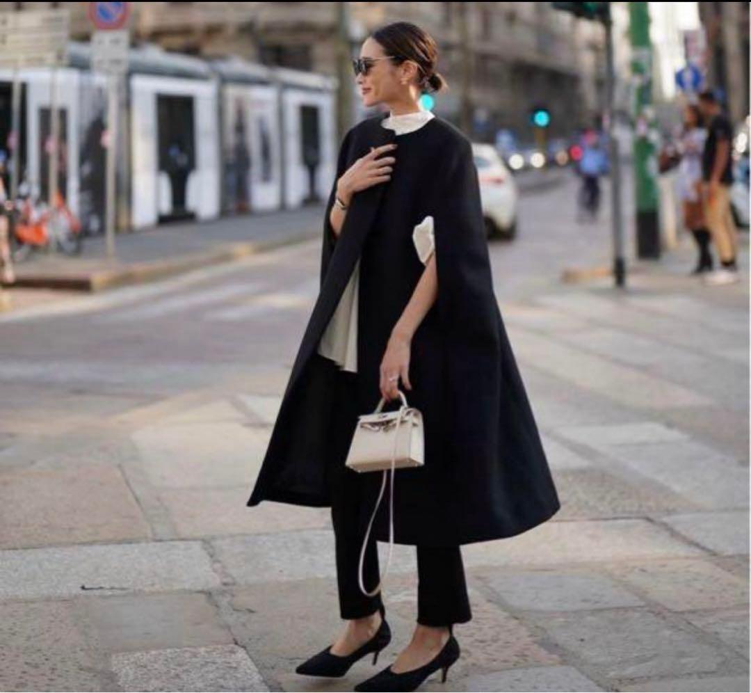 新品未使用！☆ELLIE☆ケープコート☆ブラック