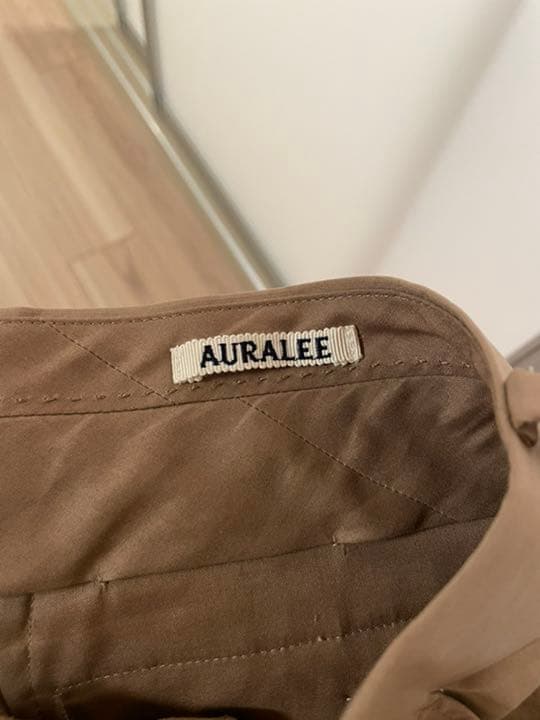 パンツ AURALEE WASHABLE WOOL TROPICAL SLACKS