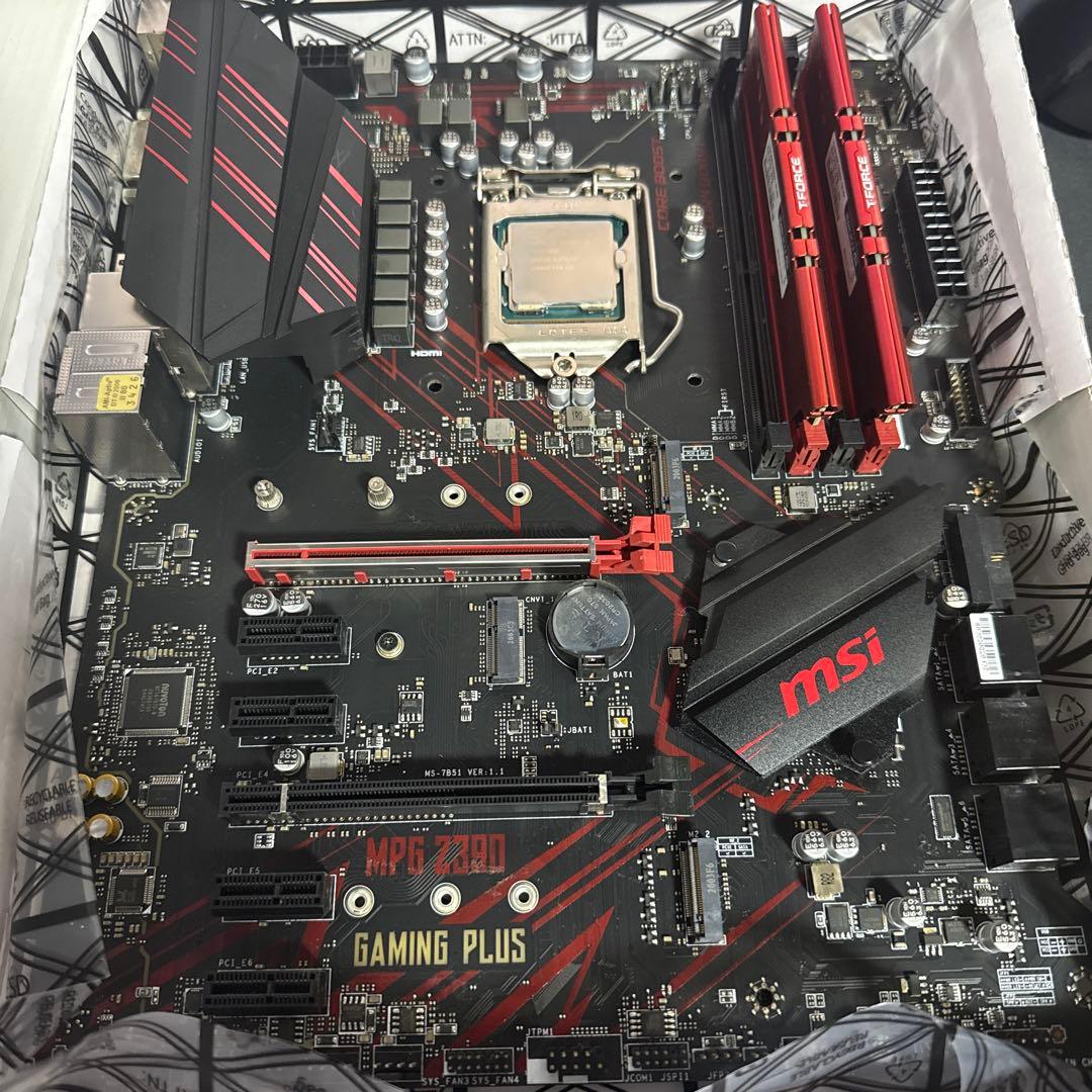 Intel Core i7 9700K+マザボ+メモリ16gb