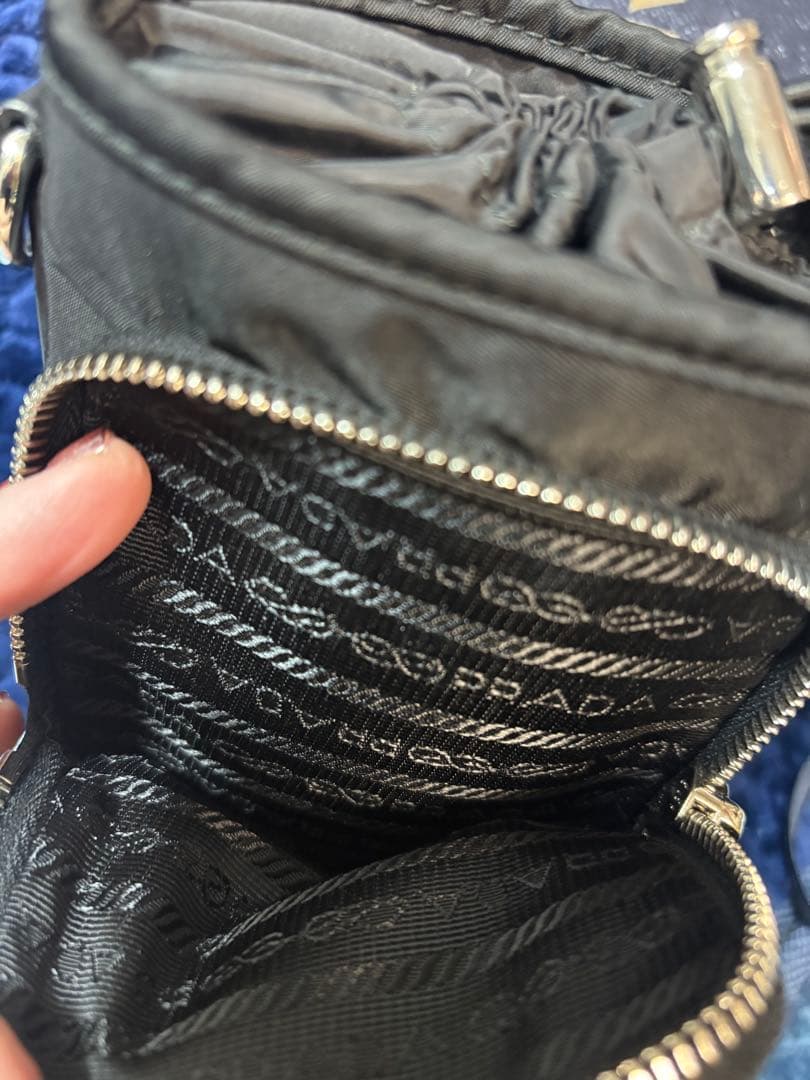 確実正規品　PRADAスマートフォンケース　本日のみの値下げ