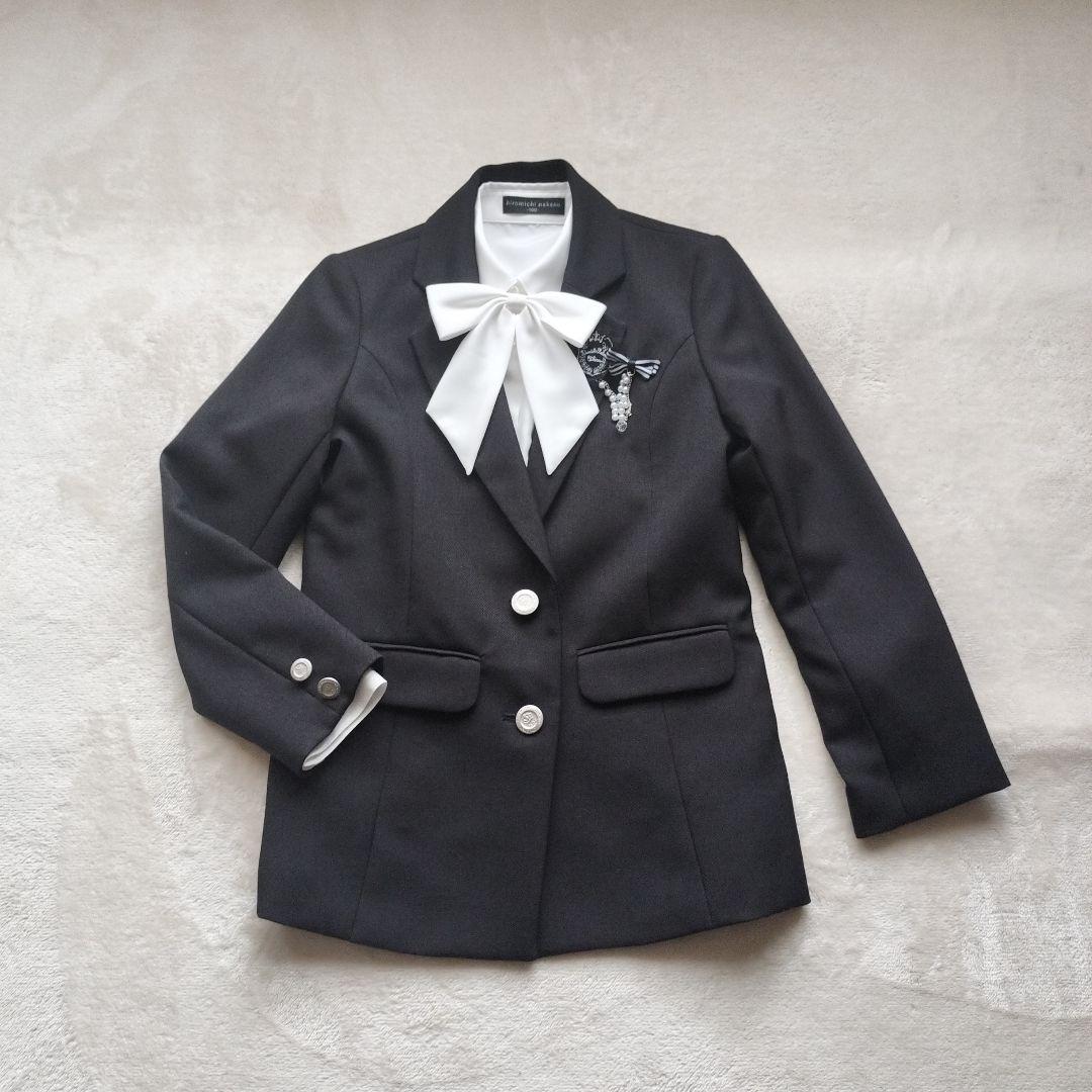ヒロミチナカノ卒服女の子パンツスーツ　ブラック　ボウタイ　リボン　ブローチセット