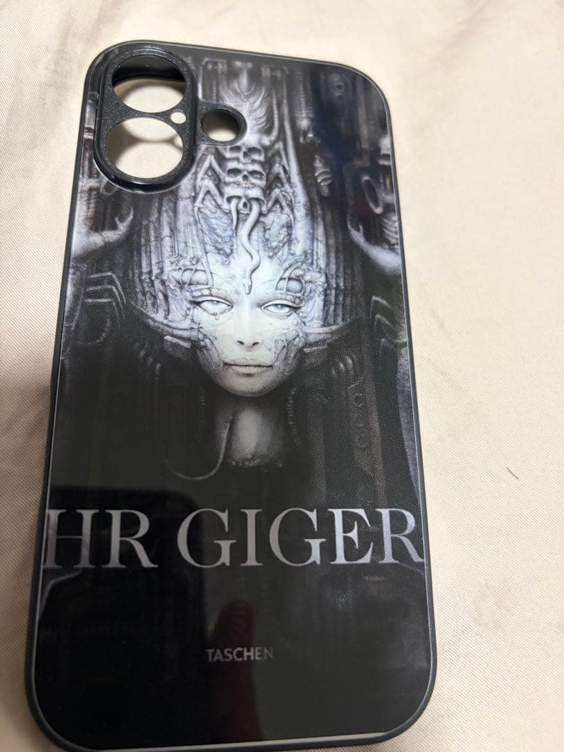 HR Giger iPhone17 ケース