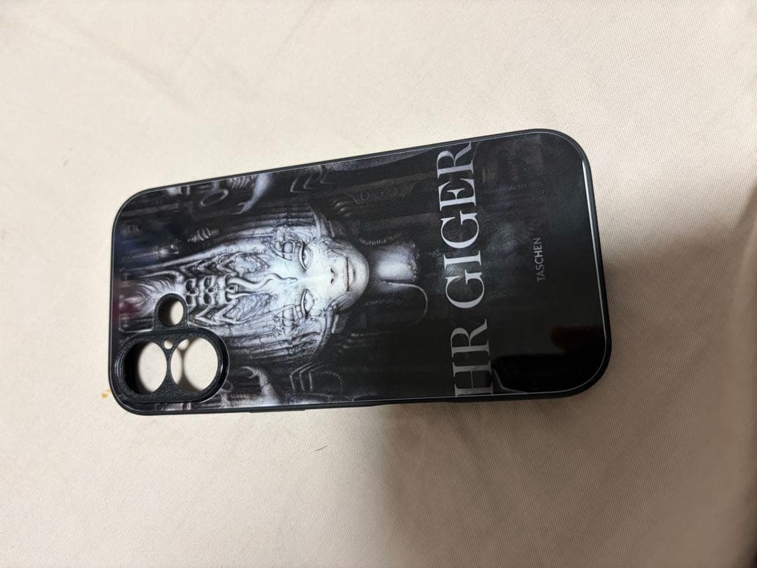 HR Giger iPhone17 ケース