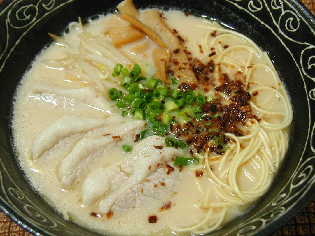 ヨーコ大特11000→10000鹿児島黒豚 とんこつラーメン焦がしネギ入り