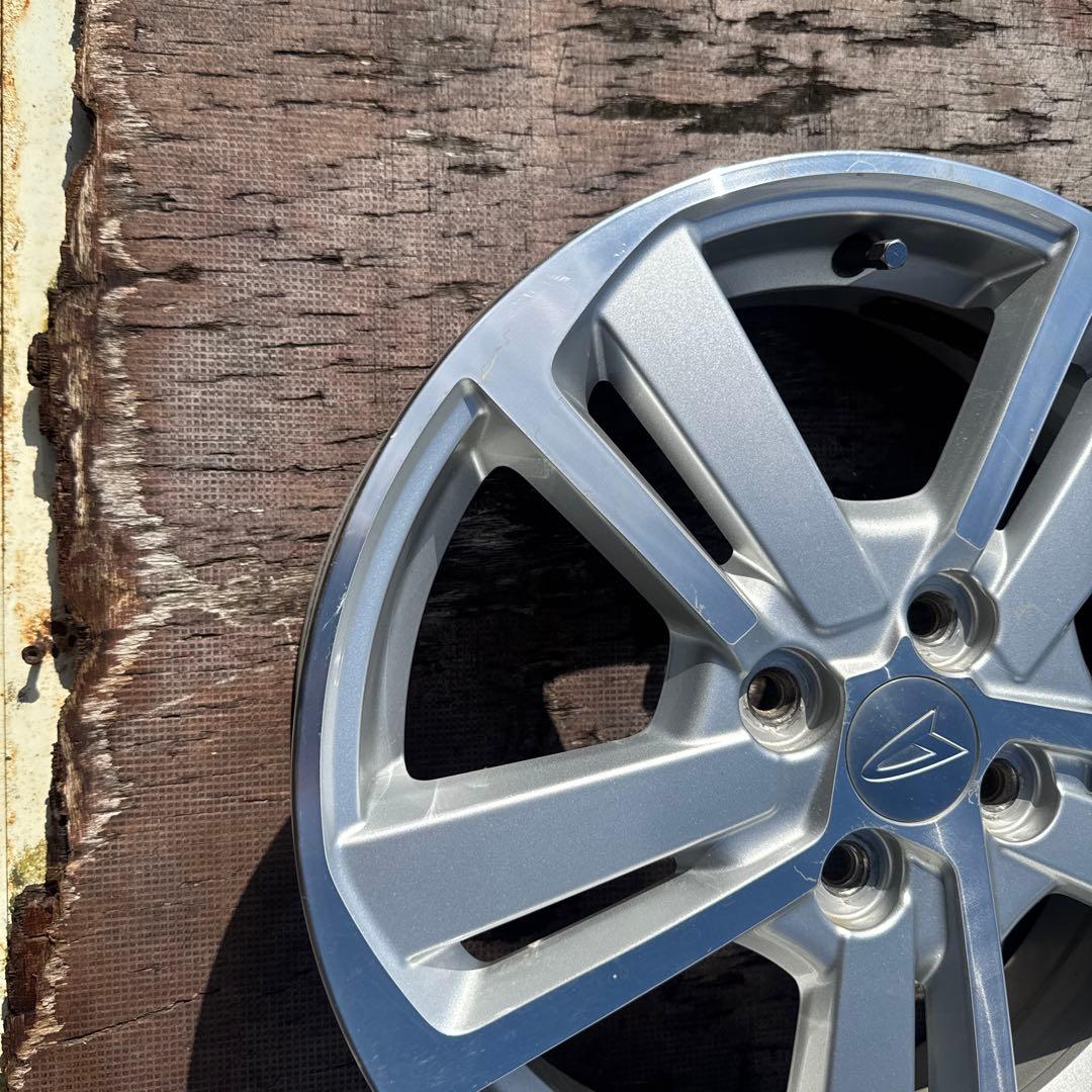 ダイハツ純正ホイール　16インチ