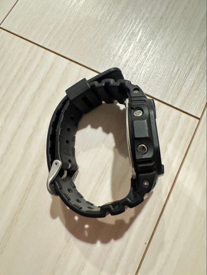 美品G-SHOCK DW-5600UBB-1JF オールブラック箱保証書タグ付き