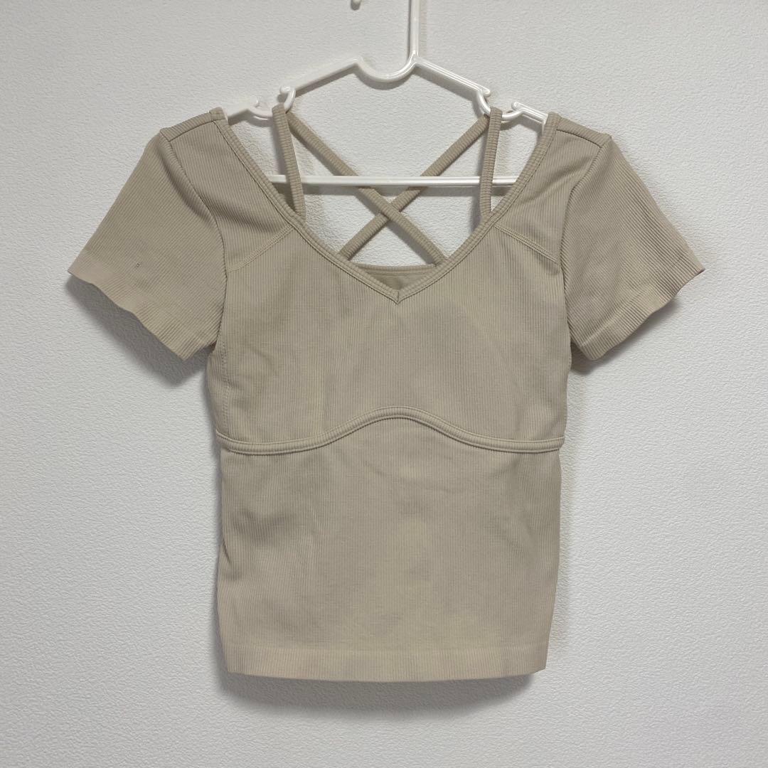 SサイズSUKALAカップ付きオープンネックニットTee