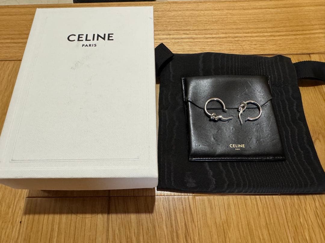 celine ノットフープ ピアス