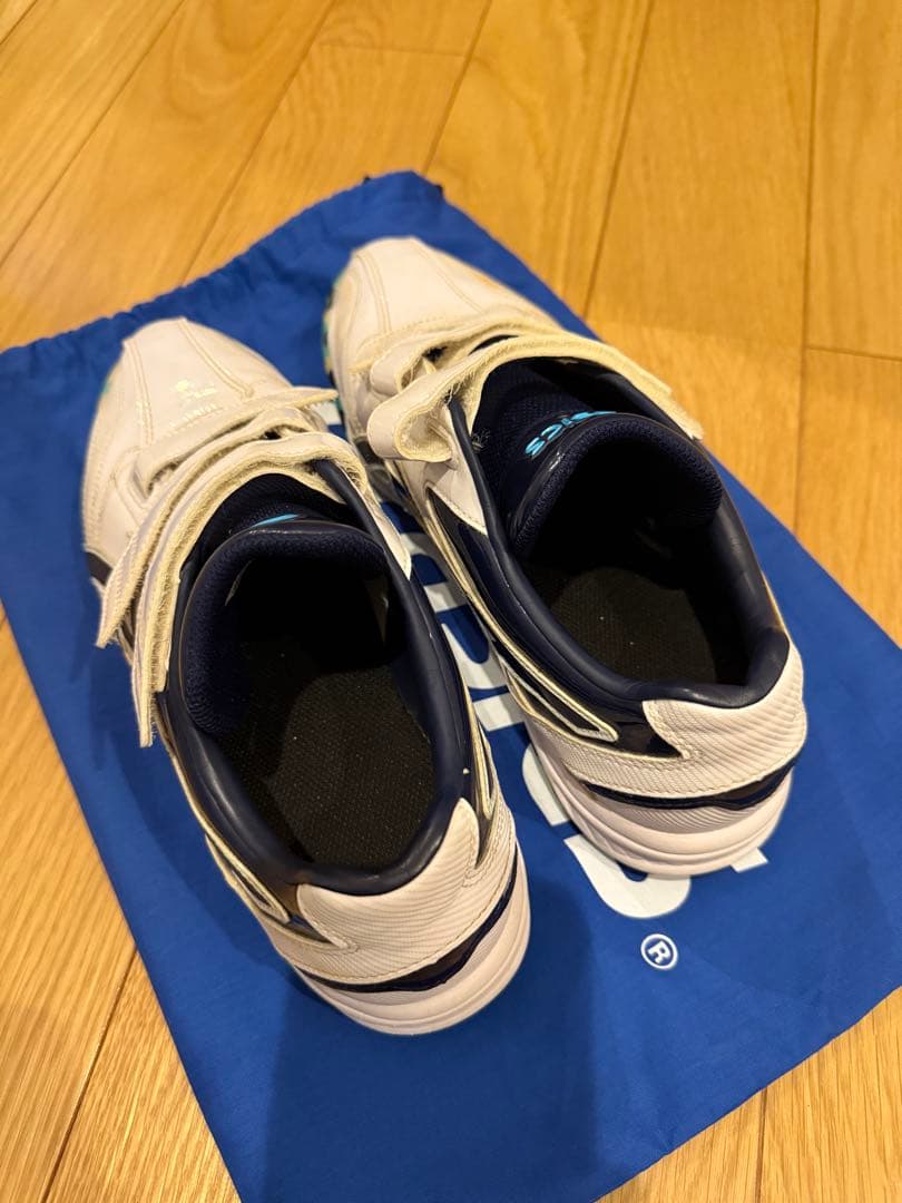 ミズノ　グローバルエリート軟式グローブ2つ、アシックスシューズ