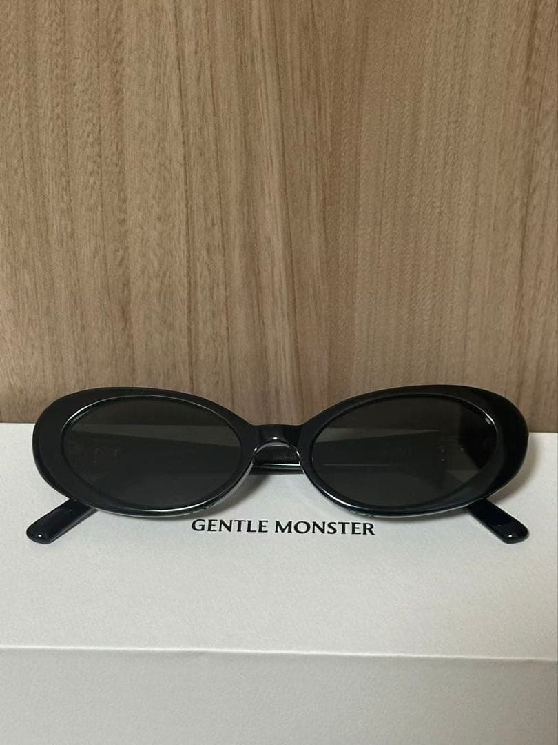 GENTLE MONSTER X JENNIE/サングラス/ HUSH