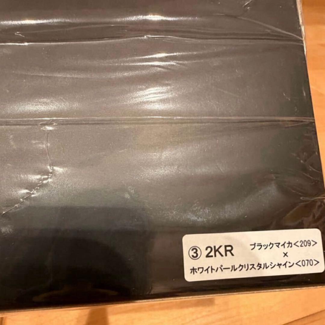 トヨタ カラーサンプル ミニカー ヤリスクロス 1/30スケール 白黒