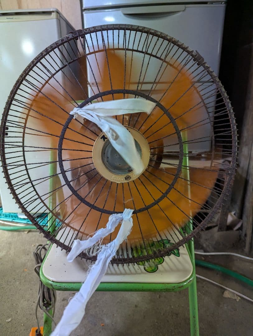 昭和レトロ•壁付扇風機•スイデン壁付扇風機•可動品•金属プロペラ•業務用？•首振