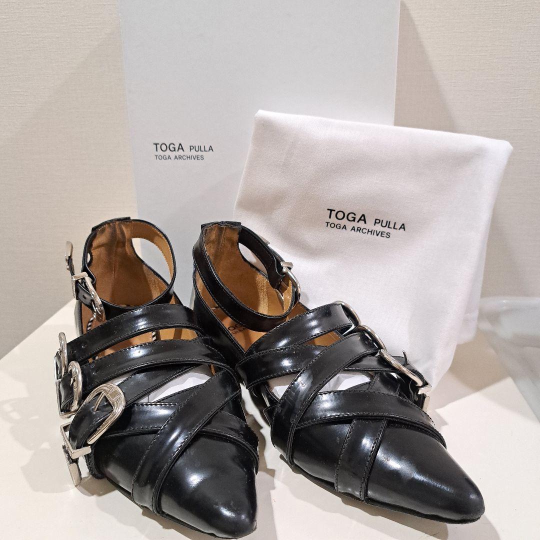 TOGA PULLA ブラックレザーシューズ