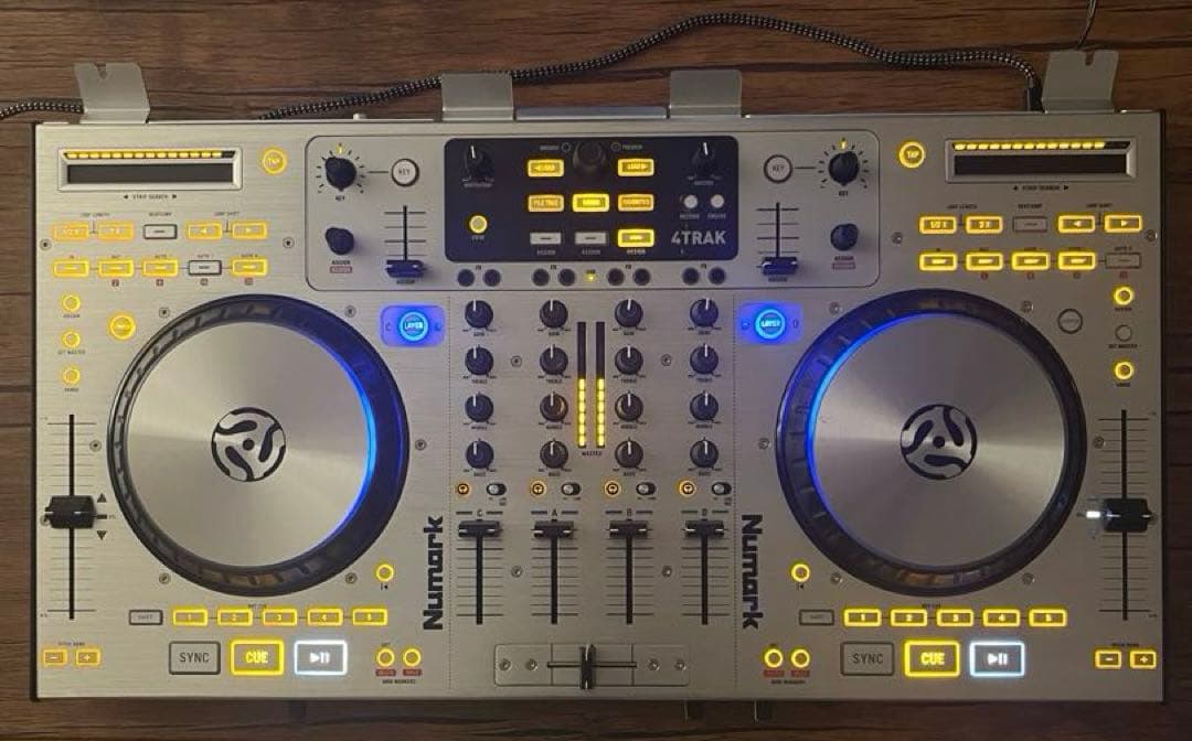 ③激レア　Numark ヌマーク4TRAK DJコントローラー