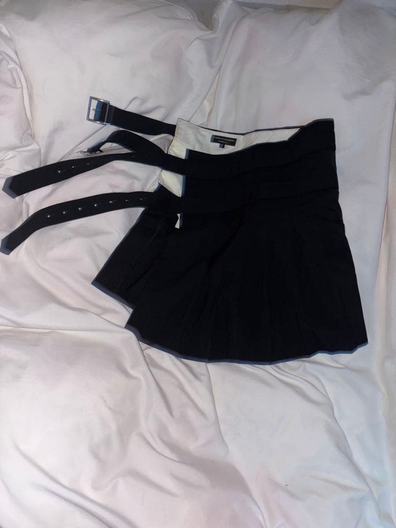 り*う様 コムデギャルソン 巻きスカート 黒 プリーツ ベルト