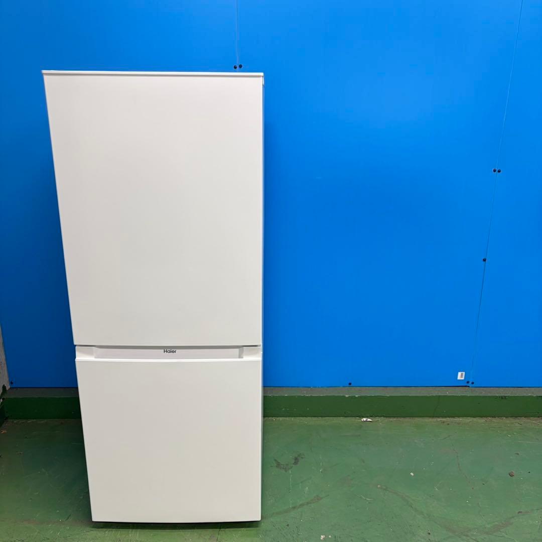 637 ホワイトカラー　2023年製　冷蔵庫　100L強　小型　一人暮らし 美品