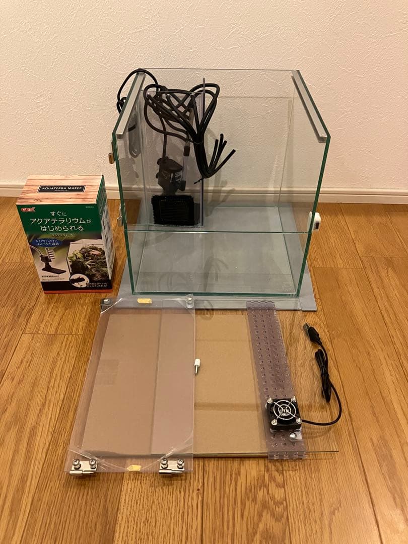 Kazumi 30キューブ ガラス水槽 濾過装置付き