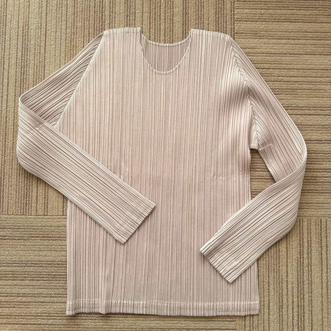 プリーツプリーズ 長袖 ラウンドネック