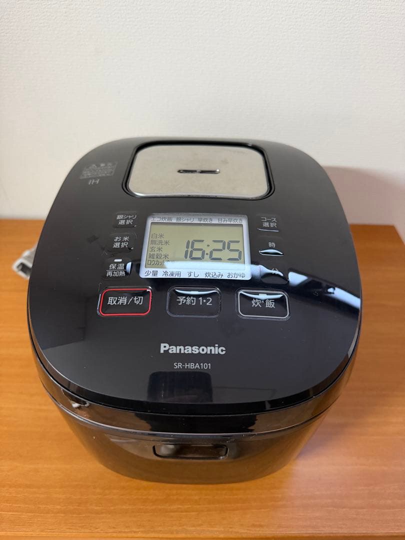 Panasonic の IHジャー炊飯器「SR-HBA101」5.5合炊き